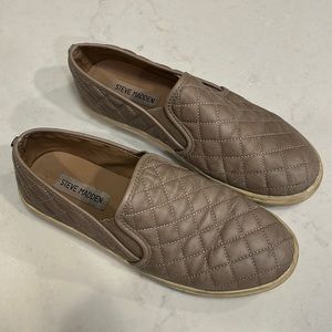 Steve Madden Ecentrcq Sneaker - Size 8.5